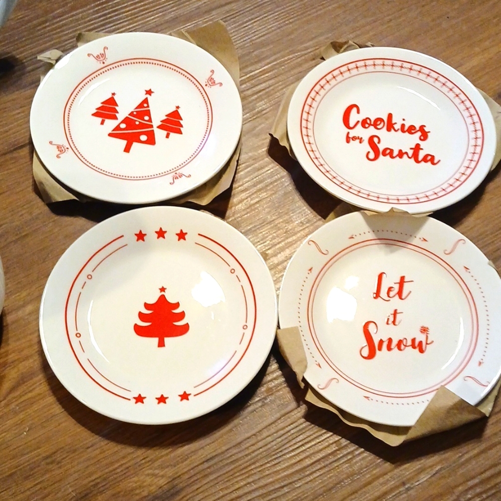 Absolutely adorable dessert set